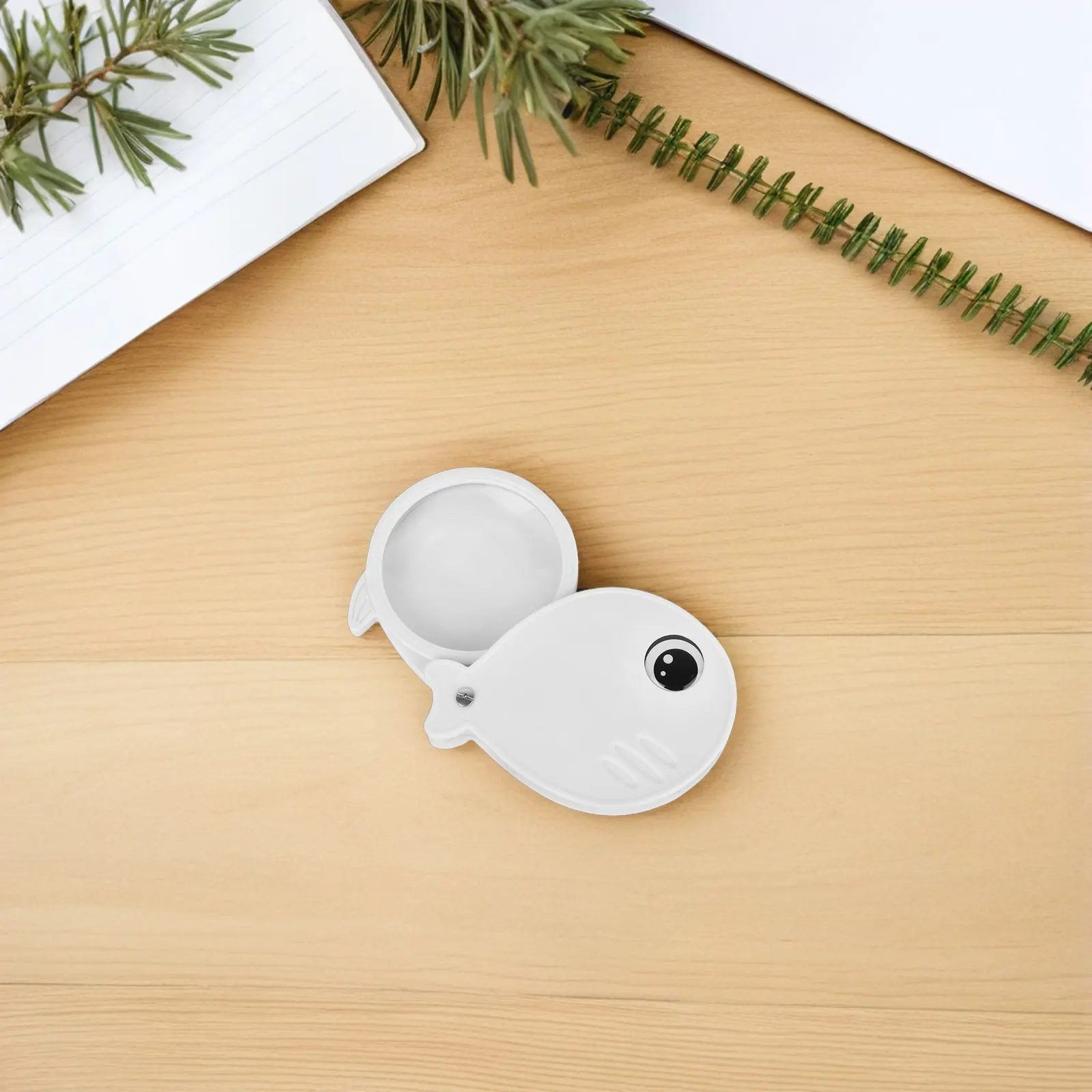 Cartoon Folding Magnifier 8X High-Transparency Lens Compact Handheld Reading Loupe for Books Newspapers Classroom Crafts Seniors