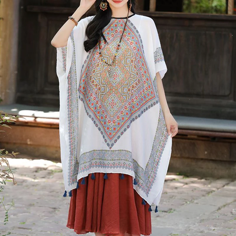 بلوزة كلاسيكية مطبوعة مقسمة تناسب الجميع ملابس نسائية لصيف 2025 بلوفرات غير رسمية جديدة بأكمام تشبه جناح الخفّاش قميص كوري