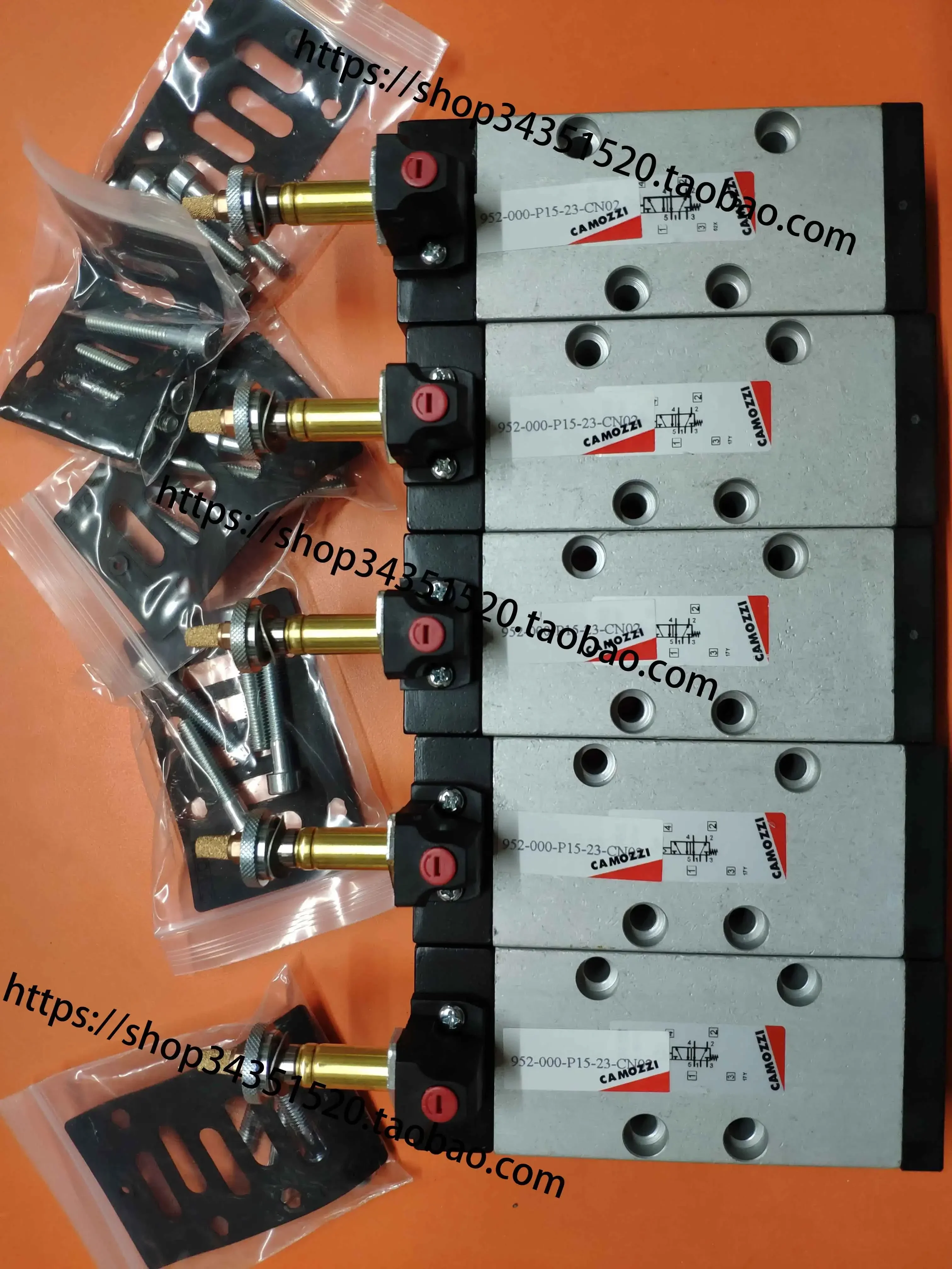 

2025.4 Индивидуальные электромагнитные клапаны Camozzi 951-000-P15-CN02, -23, 953, 952-000-P16, U77