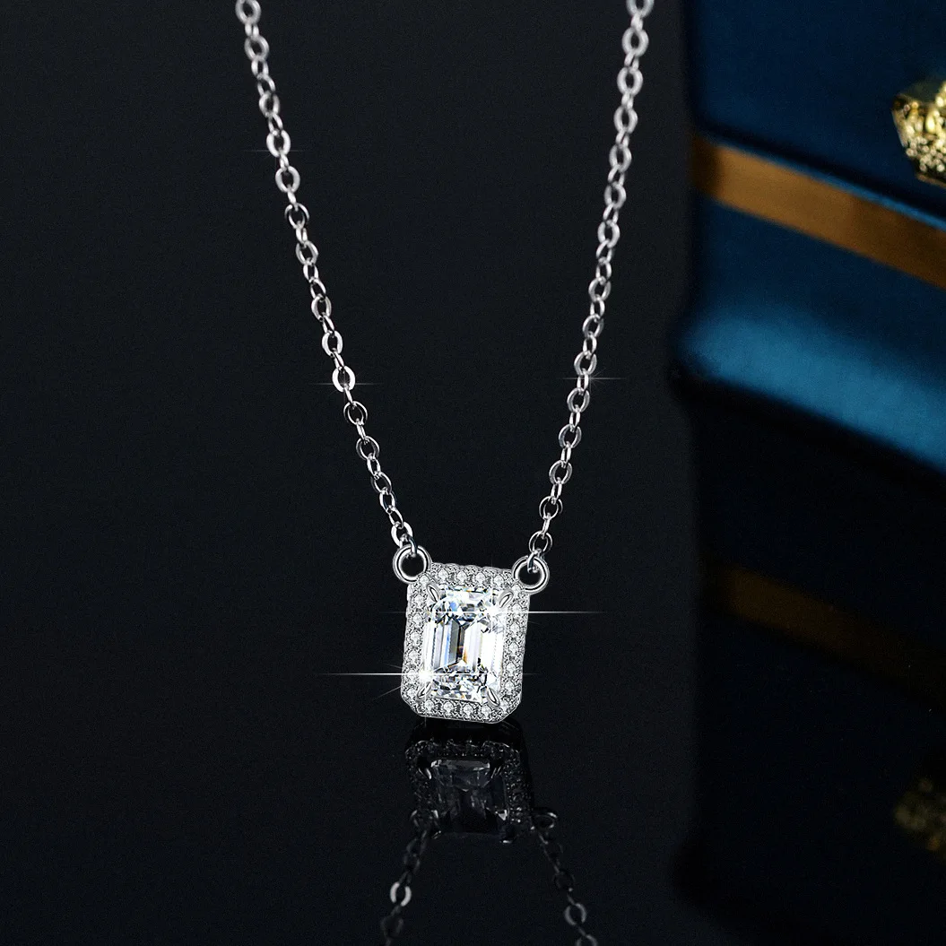 

18K gold pendant 2 carat moissanite necklace women's fashion luxury baguette square diamond PT950 platinum pendant