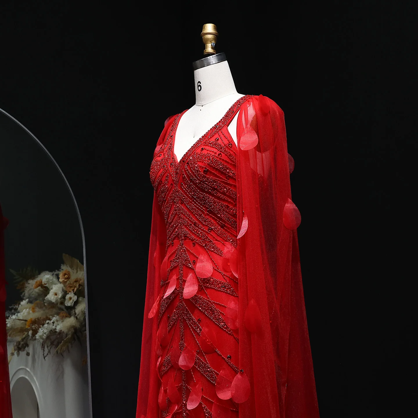 شارون سعيد النبيذ الأحمر كيب كم فستان سهرة مع أوراق ثلاثية الأبعاد مطرز الخامس الرقبة أنيقة لحفل الزفاف حفلة موسيقية SS283 مخصصة