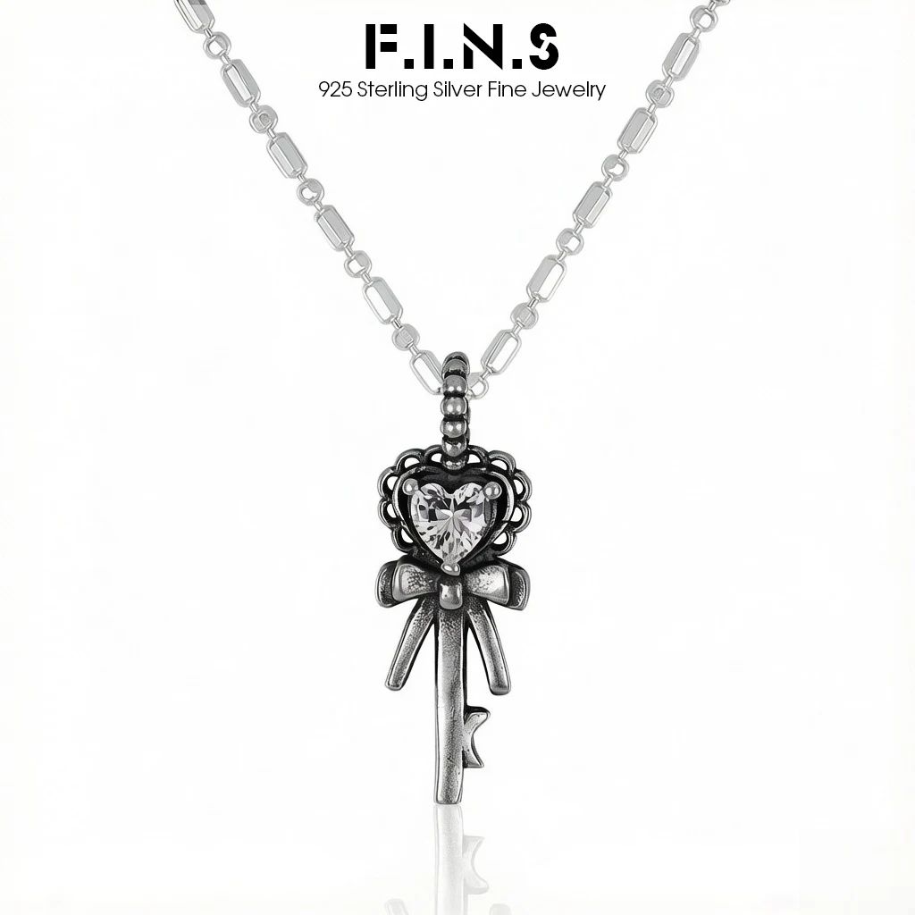 F.I.N.S Original Bow-Shaped Heart Key Necklace for Women S925 Sterling Silver Vintage Gothic Bow Pendant Clavicle Chain Jewelry