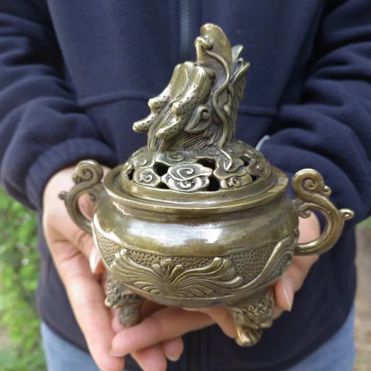 Vintage style Bronze Copper Chinese Dragon relief Incense Burner Holder with dragon Lid Home Decoration,Censer burner dragon