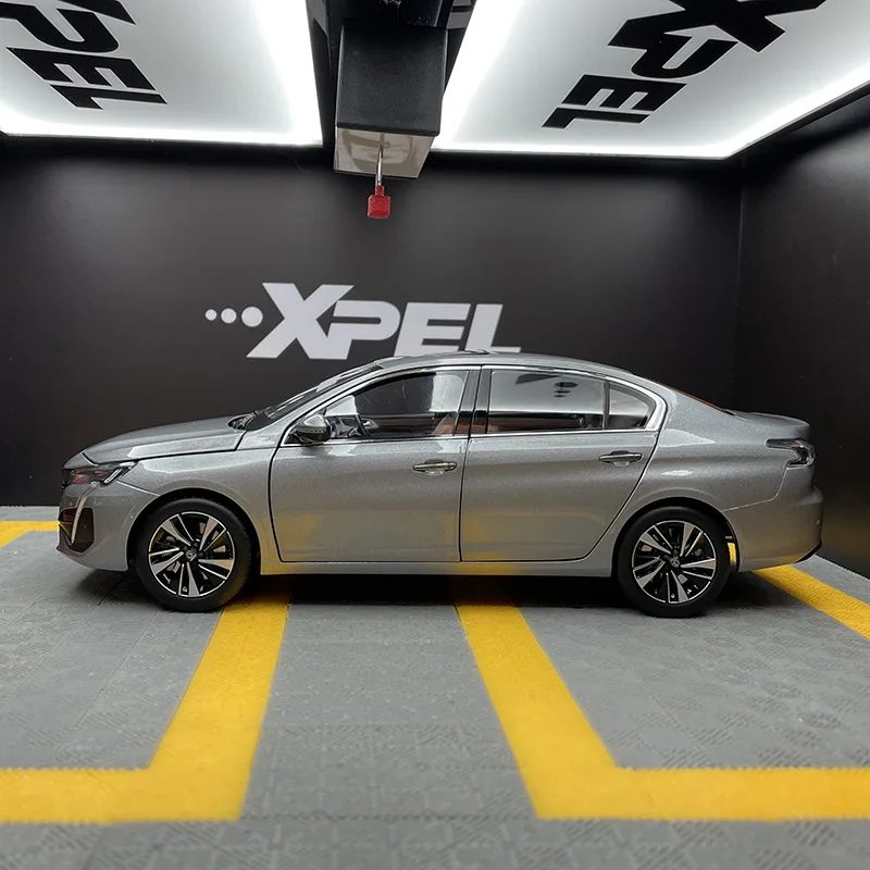 1:18 Peugeot 408 Coupe Alloy Car Model Diecast Metal Toy Vehicles Car Model High Simulation Collection Childrens Gift Decoration