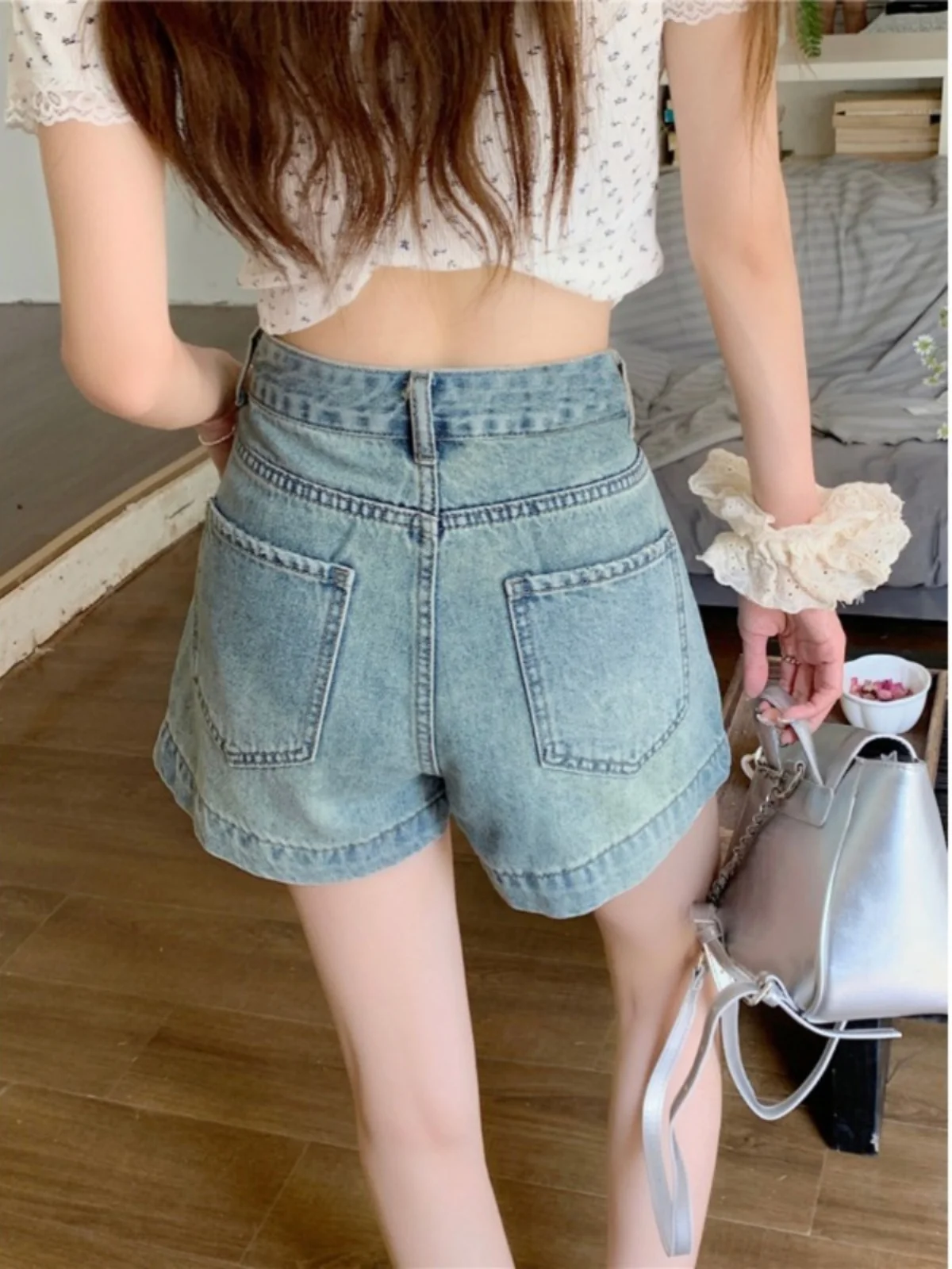 

Retro Spicy Girl Versatile A-Line Denim Shorts Women's Spring 2026 New Weathered High Waist Slim Wide Leg Pants
