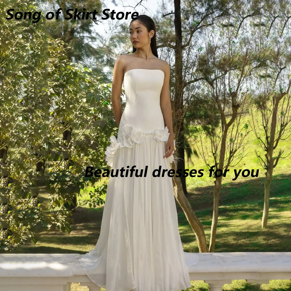 Customized White Chiffon Mother Of The Bride Gown Strapless Solid Corset 3D Floral Pleated Flowy Mermaid Floor Wedding Dress