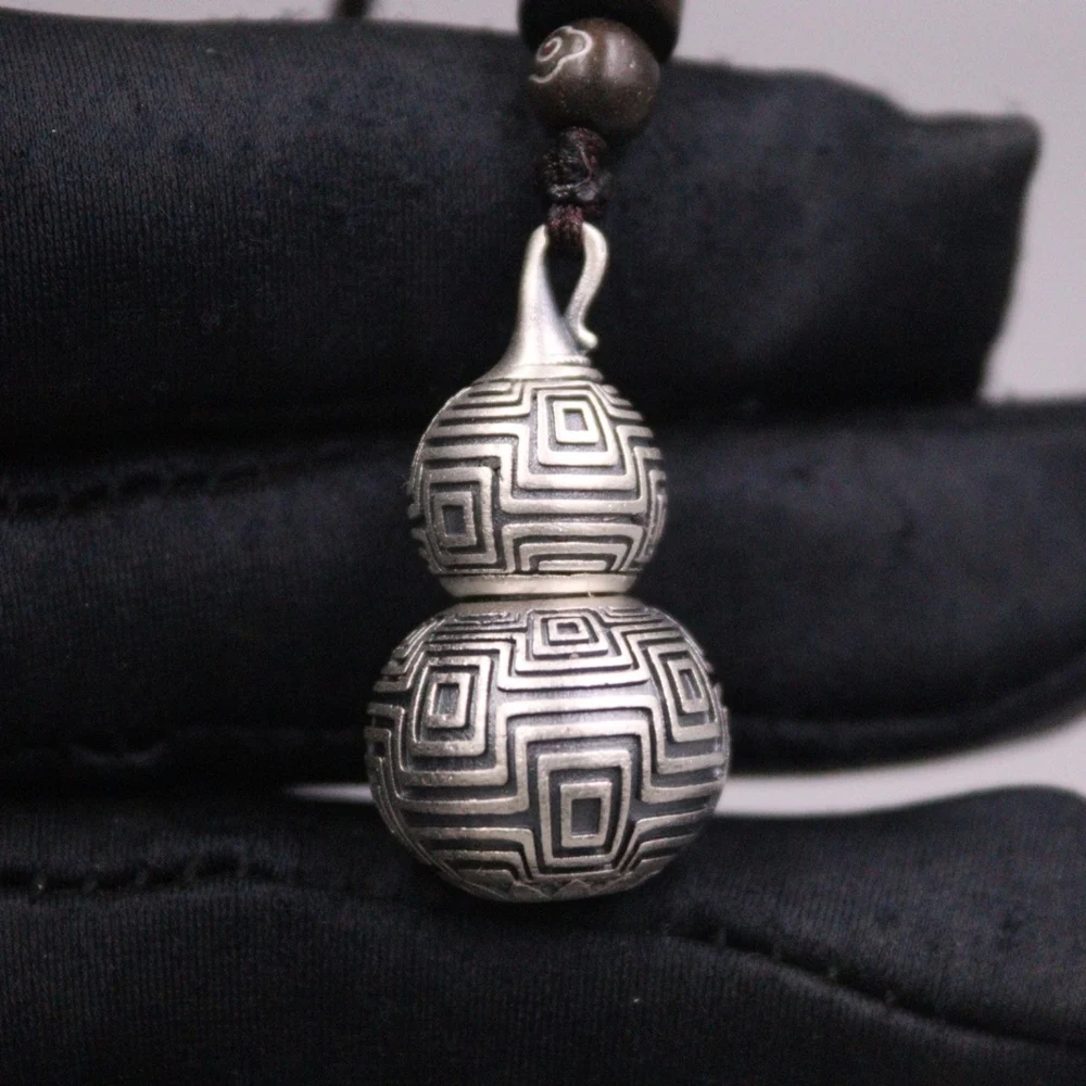 

Real Pure 999 Fine Silver Men Women Lucky Carved Pattern Gourd Pendant 14-15g