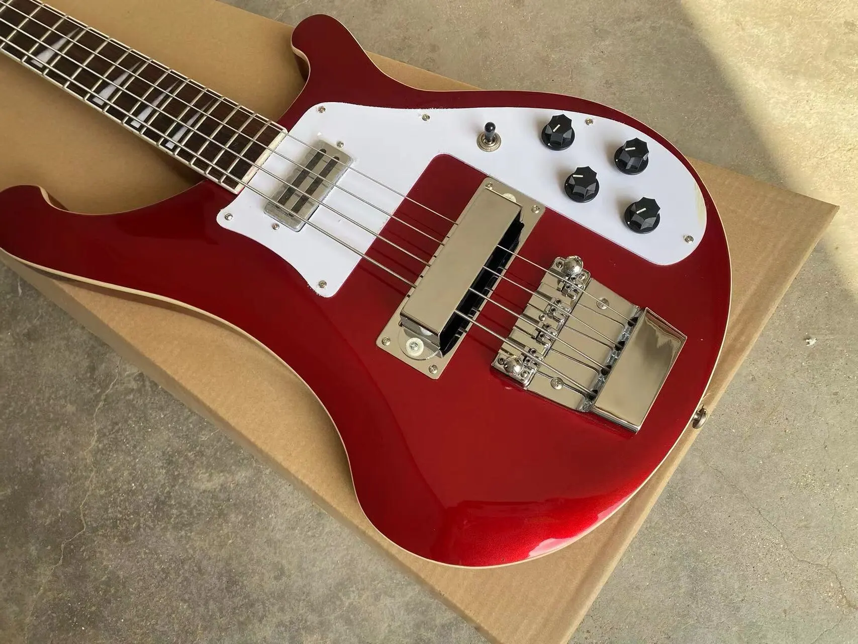 In Stock Metallic Red 4 String Electric Bass Guitar Adjustable Bridge, Rosewood Fretboard, 4003 Bass Guitarra