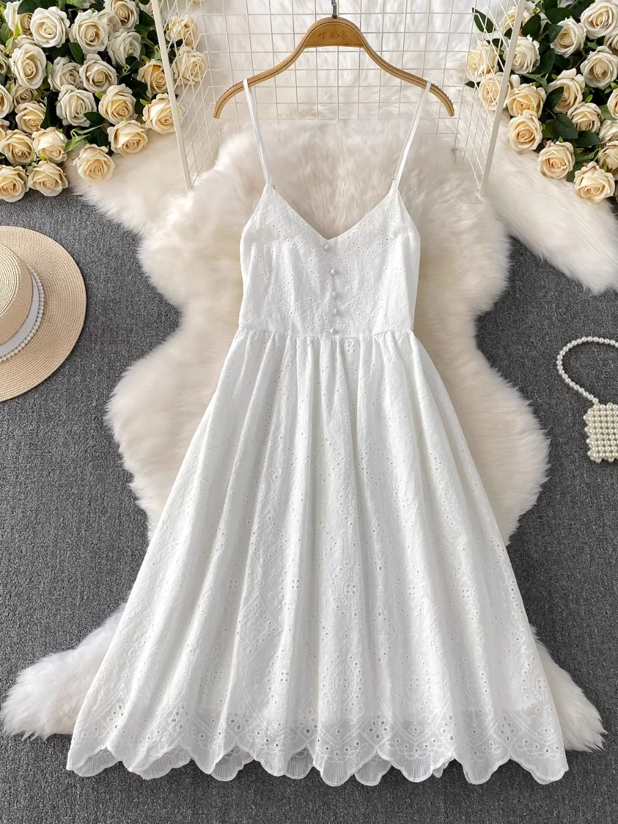 Foamlina الأبيض انقطاع المطرزة الخامس الرقبة فستان بكتافة المرأة الصيف جديد شيك Cinched الخصر التخسيس الجنية عطلة فساتين