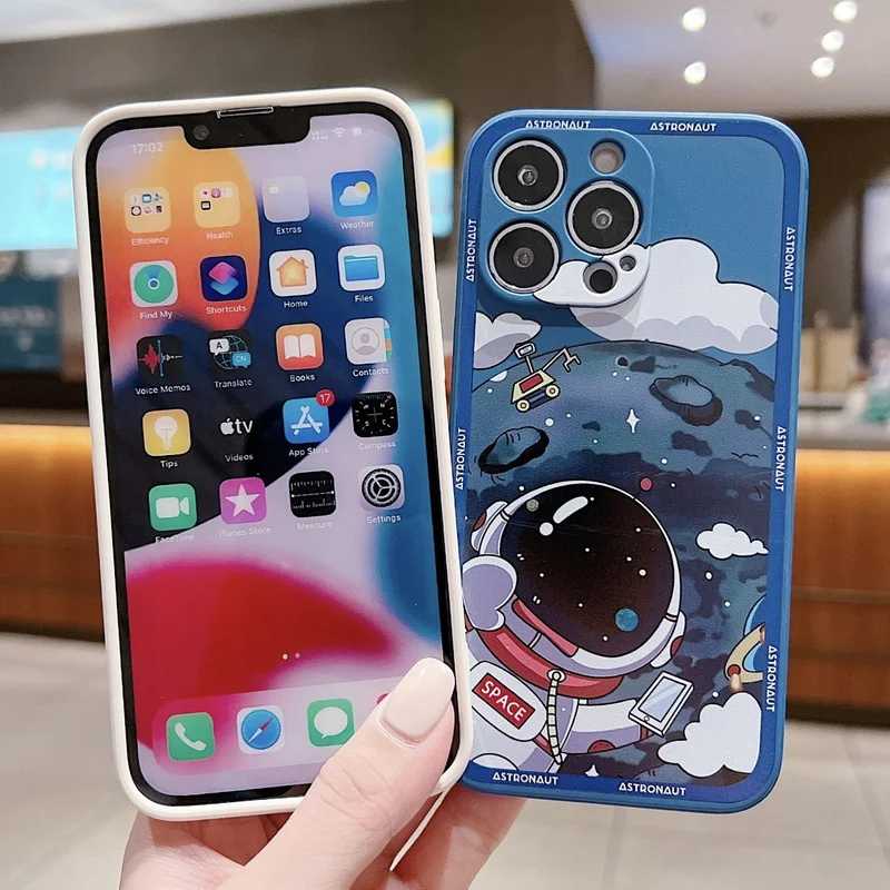 Luxury Space Astronaut Phone Case For iPhone 13 12 11 16 14 Pro Max Coque iPhone 15 Pro Max 16E 17 Air Shockproof Silicone Cover