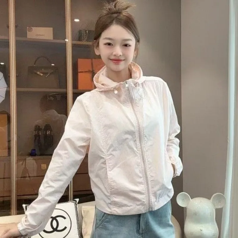 

Солнцезащитная одежда для женщин, новинка 2023 года, повседневная и универсальная легкая и дышащая солнцезащитная одежда с защитой от ультрафиолета, топы