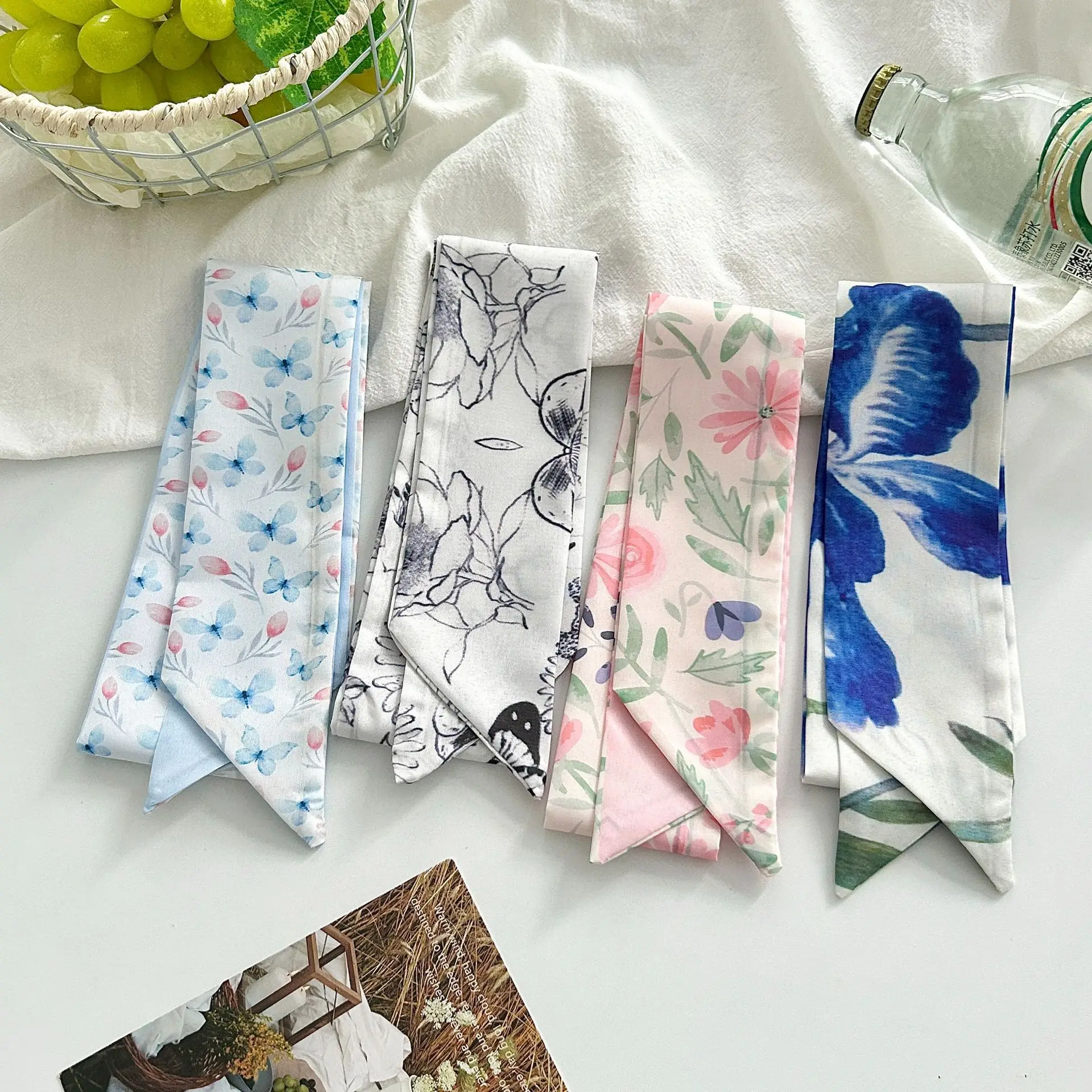 

Fresh Watercolor Floral Skinny Scarf for Women Double-sided Neckerchief Multi-use Hair Scarf Bag Wrap for Travel Daily Gift