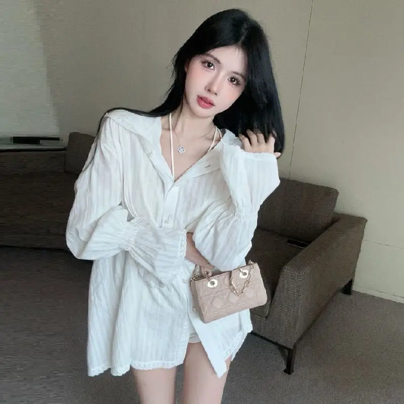 

Women's Casual Lightweight Striped Hooded Shirt Early Spring New Loose Fashion Versatile Lace Trim Sunscreen Long Sleeved Top