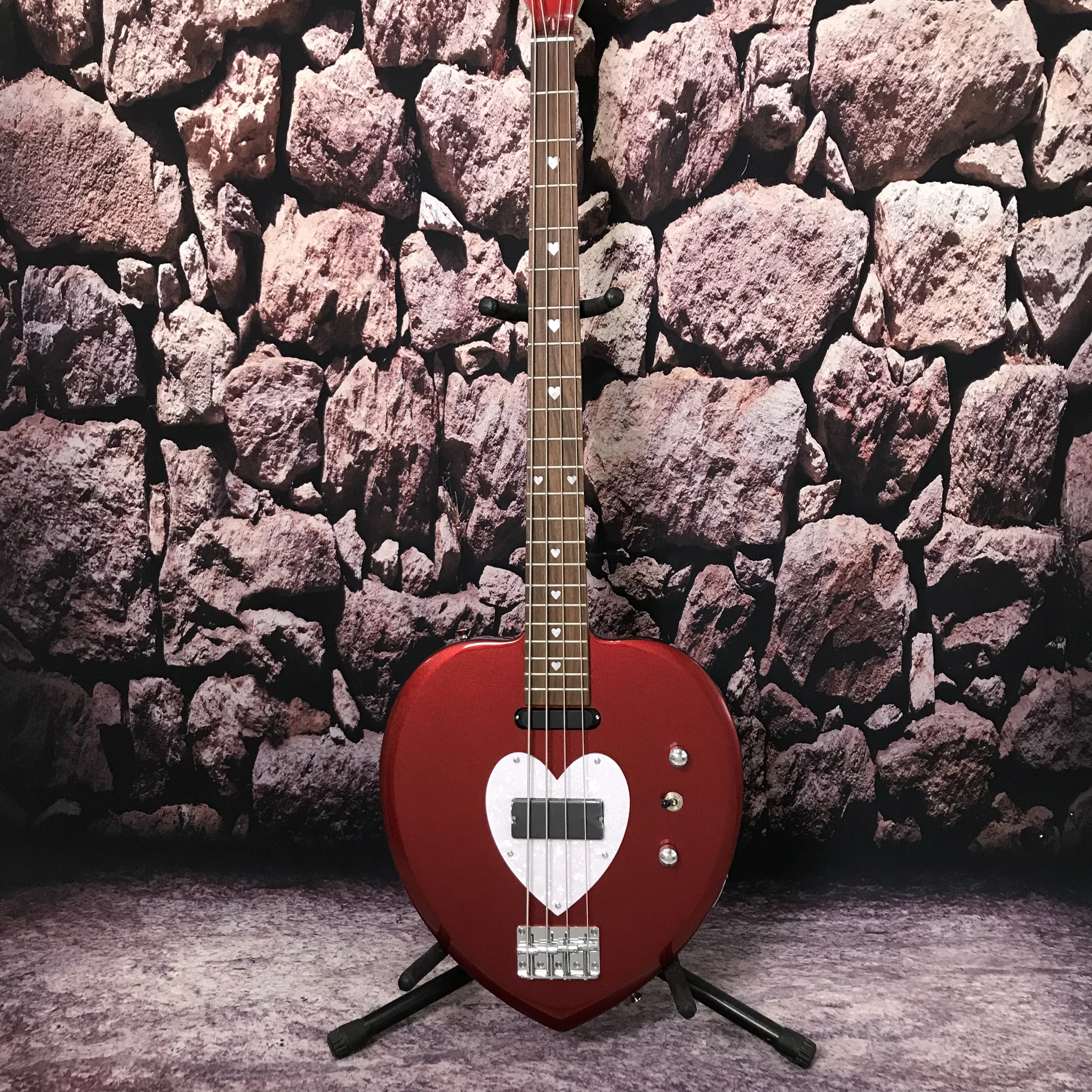 Factory customization electric guitar bass metal red color 4 string heart-shaped in stock