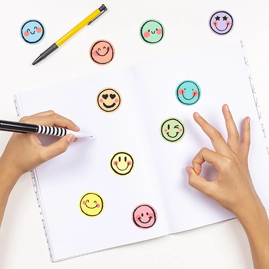 500 Pcs Colorful Round Face Stickers – Pastel Gradient Expressions, Self-Adhesive Matte Labels for Scrapbooking, Journals