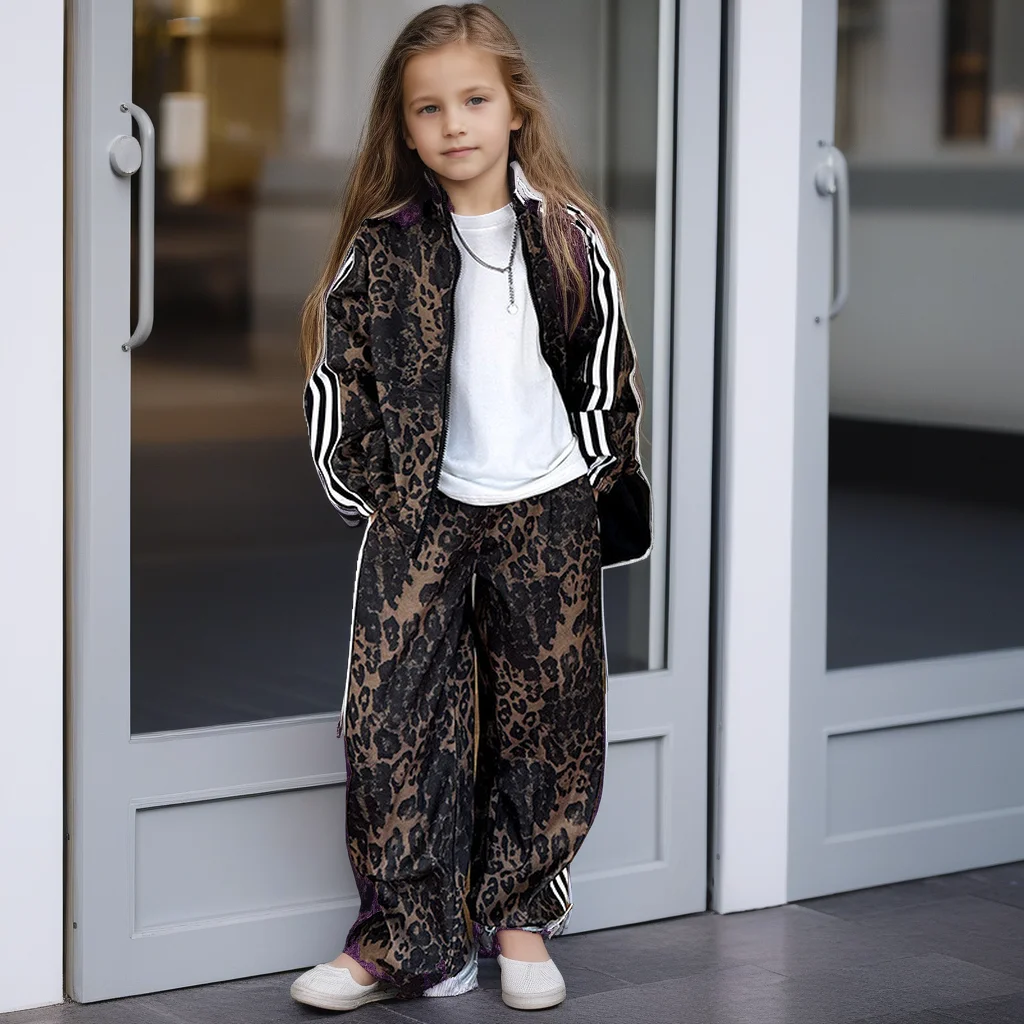 

Комплект одежды для девочек с леопардовым принтом Chic Tide, комплект из двух предметов, школьные костюмы для подростков, новинка весны 2025 года, детская одежда для детей 10–12 лет