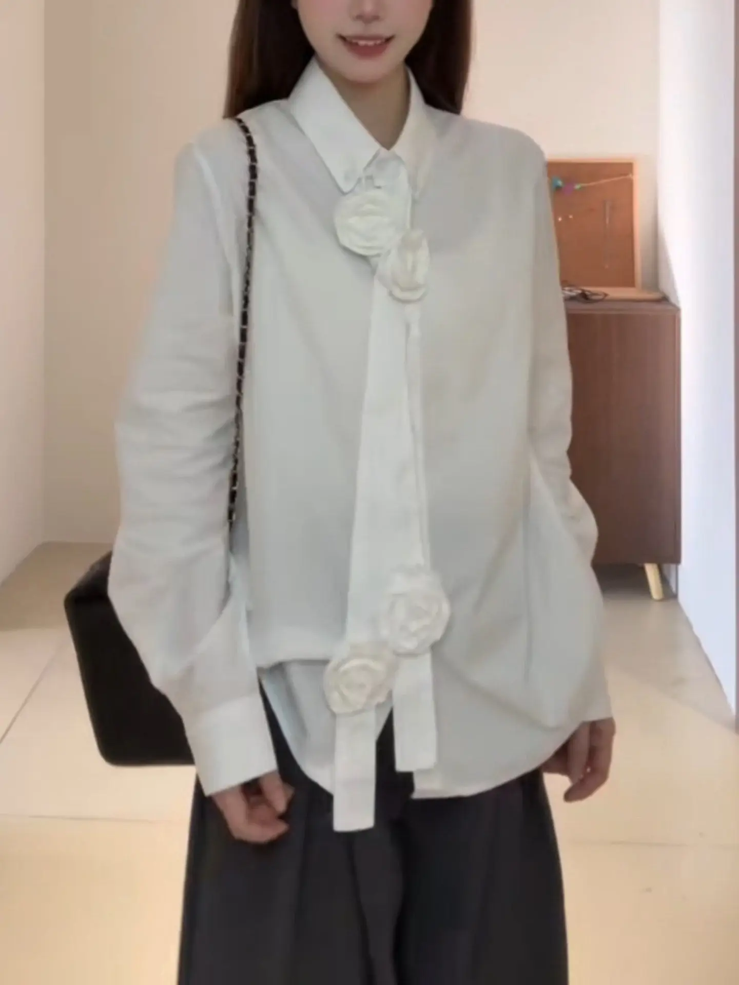 

White 3D Flower Decoration Long Sve Casual irt Women's Spring Commute Design Versatile Top Korean Sle Slim Fit