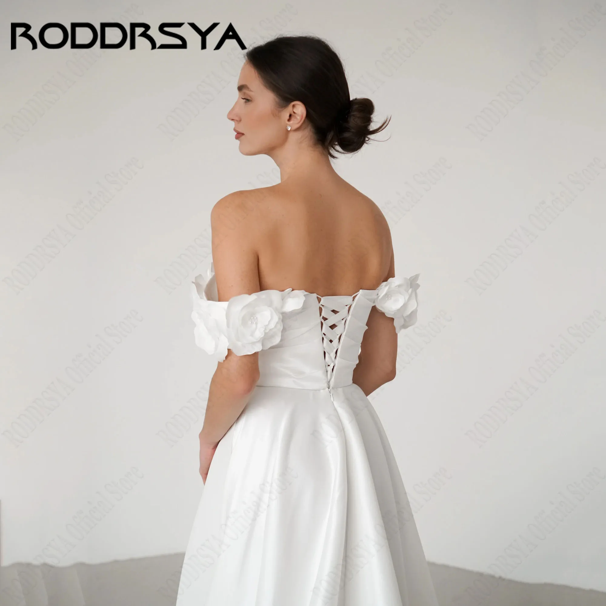 RODDRSYA Satin 3D Flowers Wedding Dresses Off Shoulder A-Line Side Slit robe de mariée Strapless Simple Bride Gowns Customized