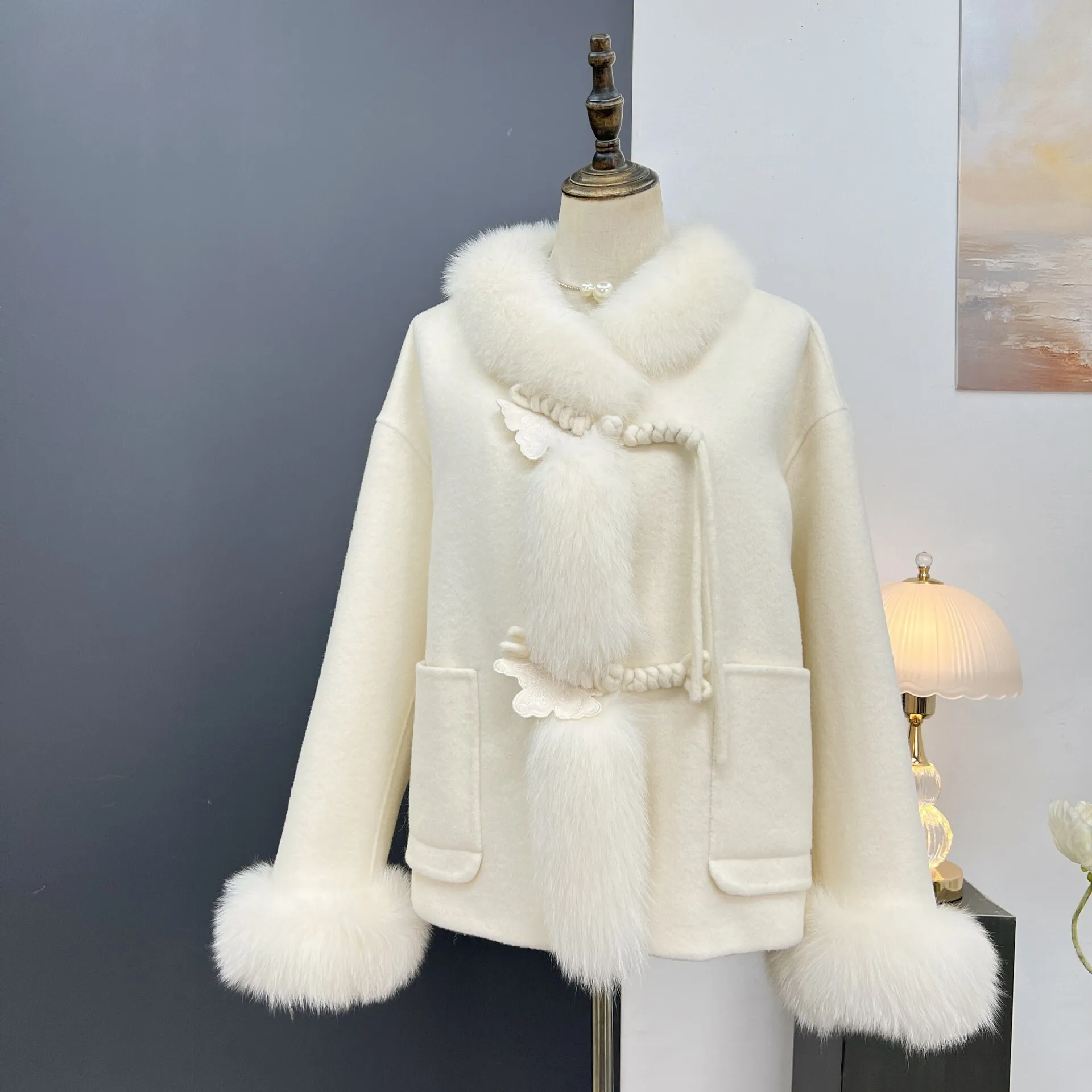 Autumn/Winter New Haining Fur Coat Wool Double sided Woolen Jurchen Fur Fur Collar Butterfly Down Inner Container