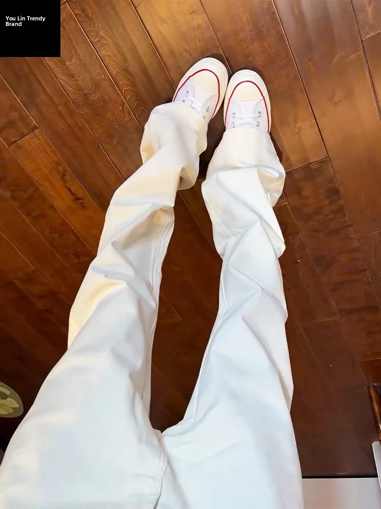 

Джинсы Cleanfit белые прямые унисекс, в стиле High Street, с эффектом удлинения ног, зауженные, узкие, слегка расклешенные