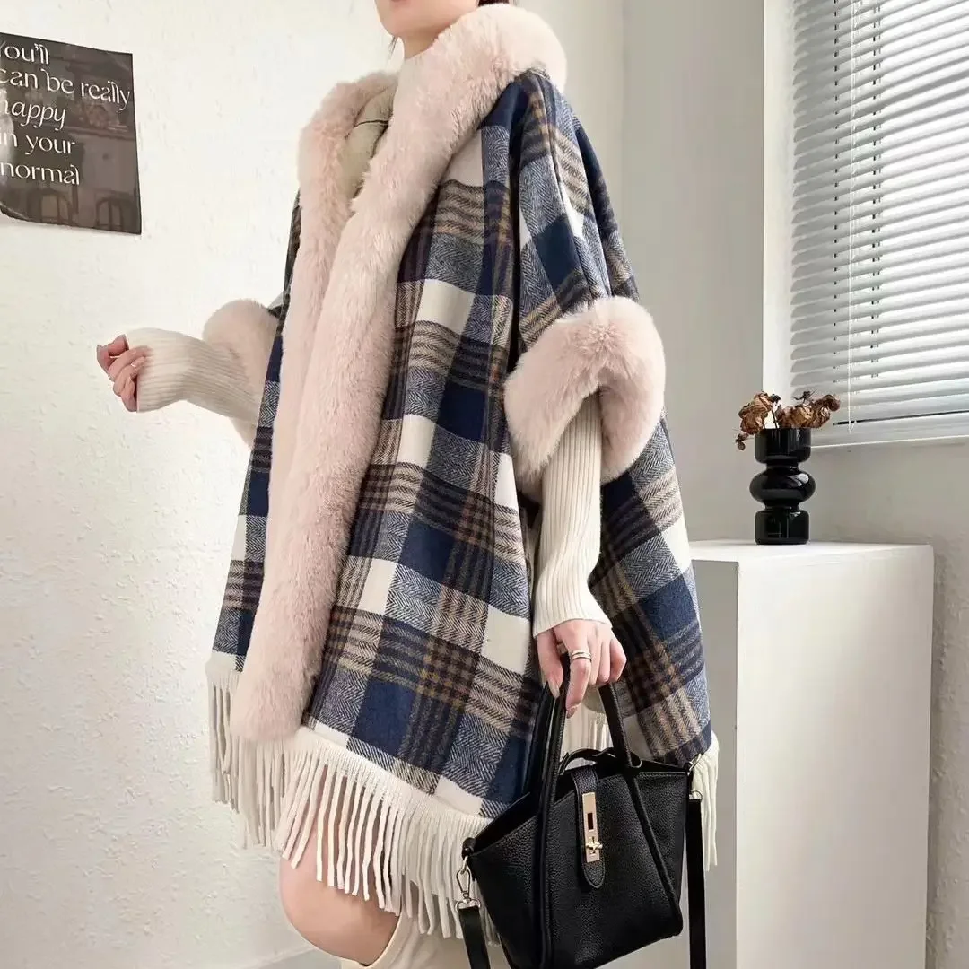 2 Style Thicken Warm Faux Fur Collar Cappa Loose Long Street Wear Women Batwing Sleeve Plaid Tassel Poncho Winter Coat With Hat