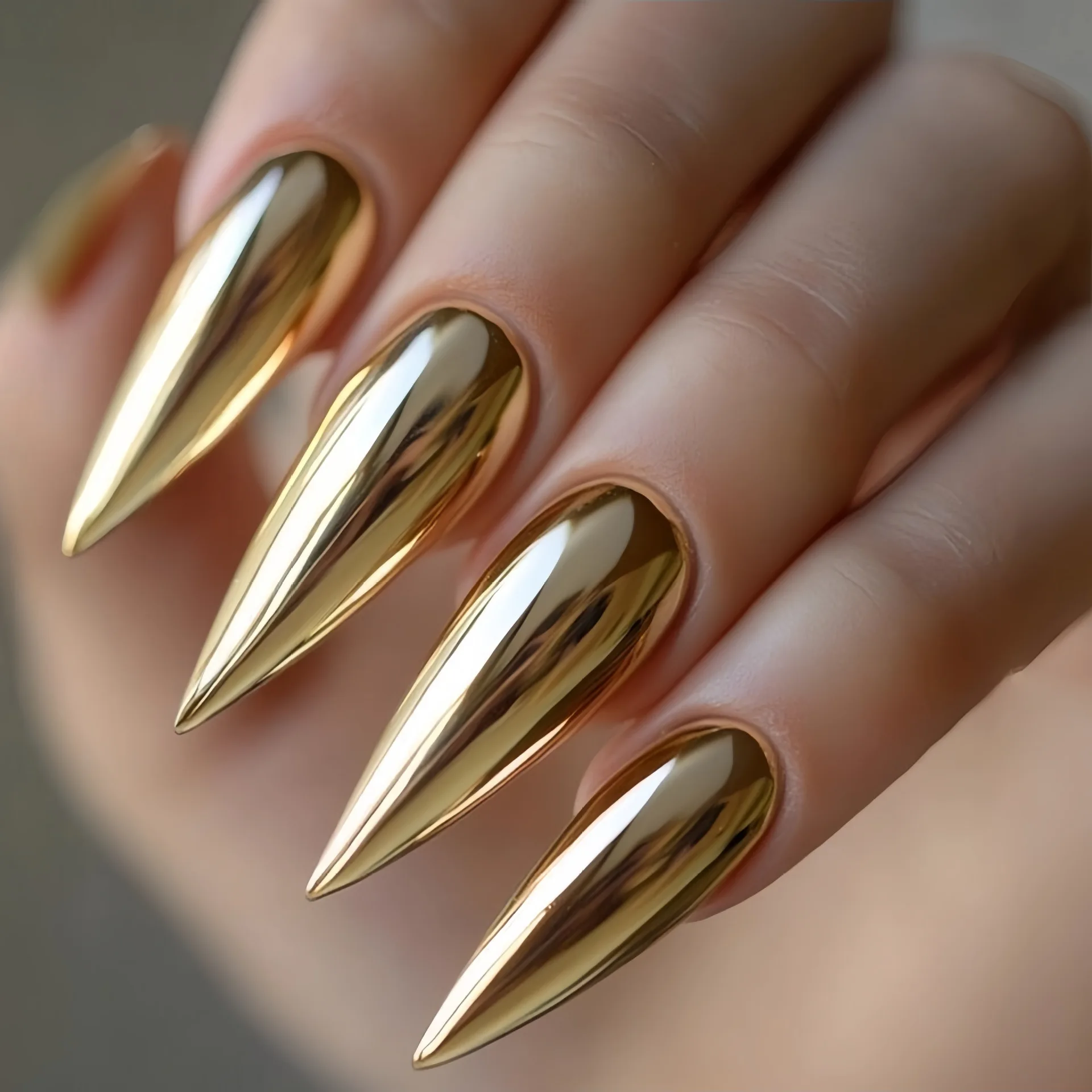 Mittellange Kunstnägel für Damen, goldfarben, tropfenförmig, mit holografischer Beschichtung, glänzende Nagelspitzen, vollständige Abdeckung, zum Aufkleben.