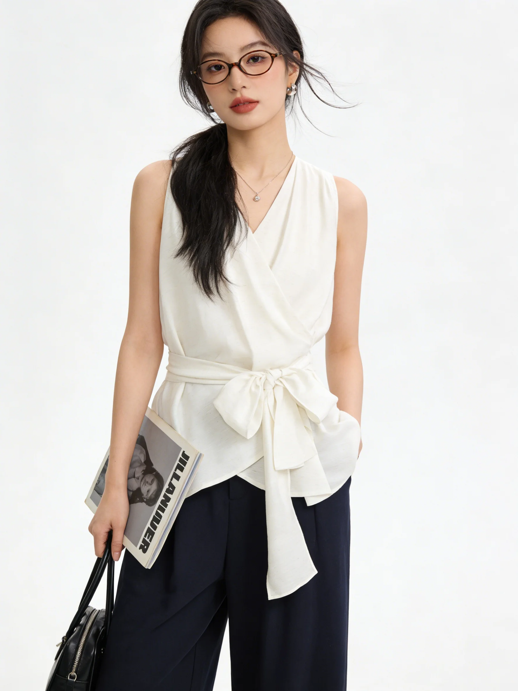 

Elegant Korean Style Sleeveless V-Neck Shirt Commute Design Tie Waist Slimming Top Breathable Comfortable Loose Fit Women's S...