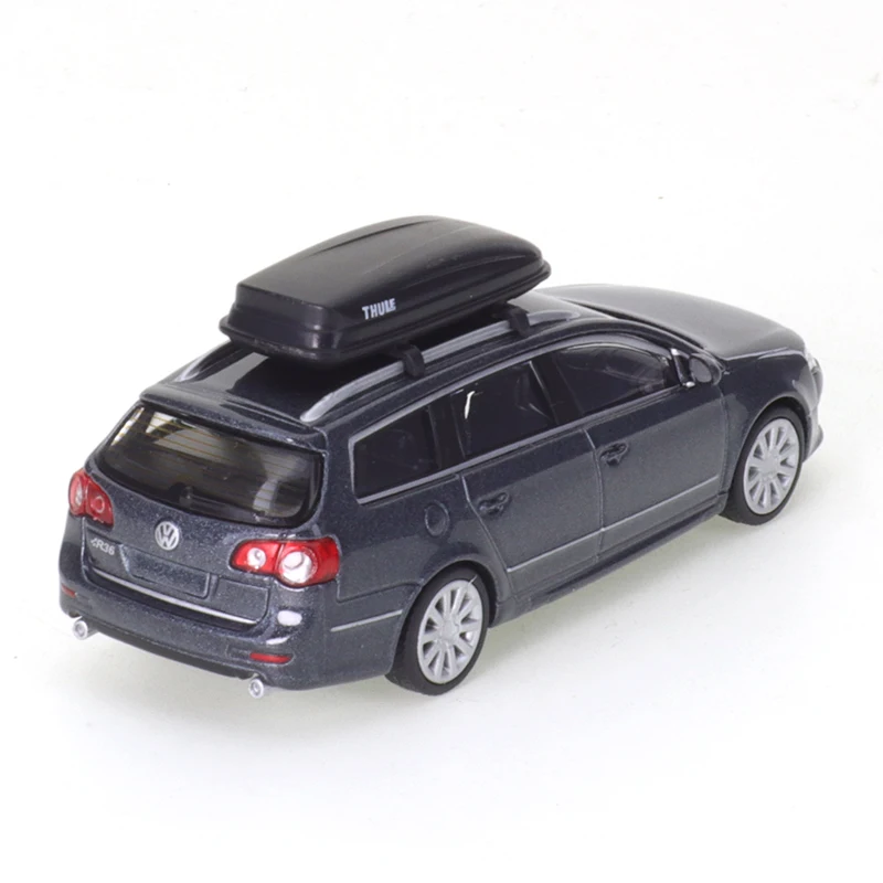 XCARTOYS 1/64 Volkswagen R36 B6 Wagon White Car Alloy Toys Motor Vehicle Diecast Metal Model Kids Xmas Gift Toys for Boys