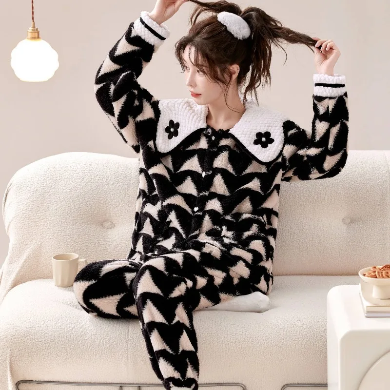 Famale Flannel Loungewear Autumn Winter Pajamas Loose Size Girls Sleepwear Suit Women's Sweet Coral Velvet Home Clothing Set