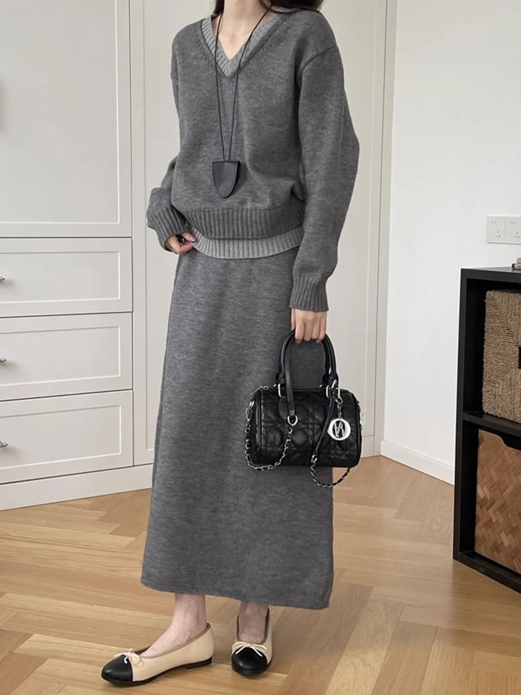 Setelan Dua Potong Sweater Rajut Warna Musim Gugur Musim Dingin yang Chic dan Rok A-Line, Ensemble Fashion Wanita Pinggang Tinggi V-Neck