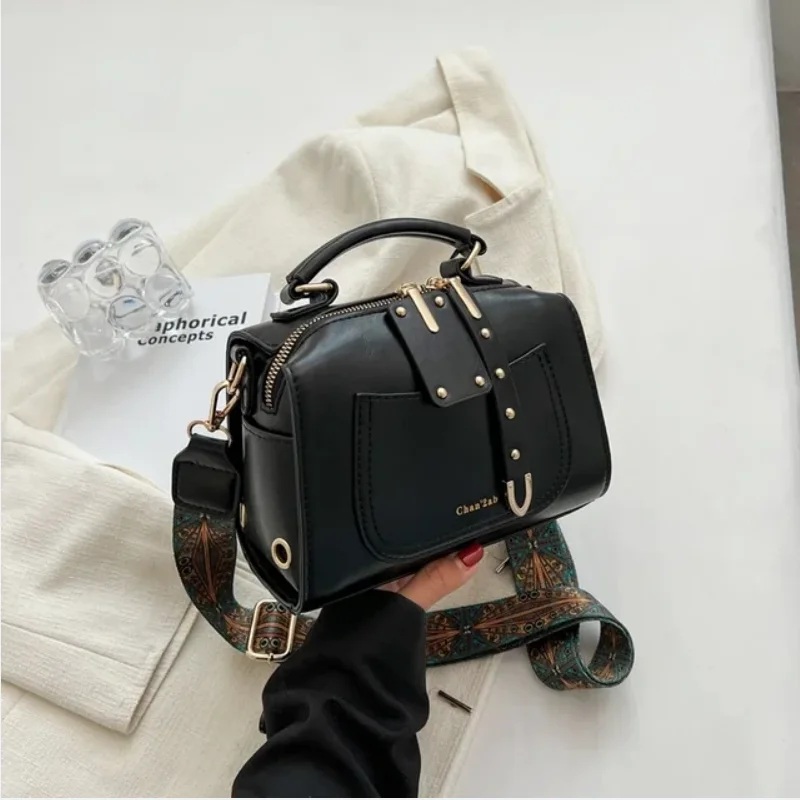 Black Fashion Women\'s Crossbody Bags PU Leather Vintage Soft Small Square Packs Autumn New Zipper Design Ladies Commute Handbags