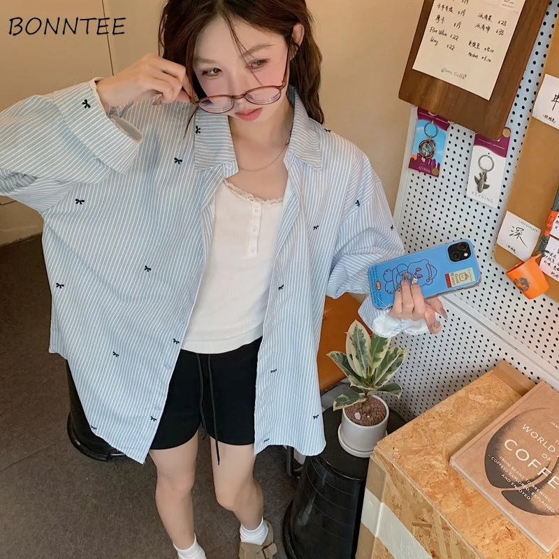 

Women Shirt Bow Printed Chic Striped Casual Lazy Style Korean Fashion Popular Loose Fit Aesthetic Slouchy All-match Daily Trendy