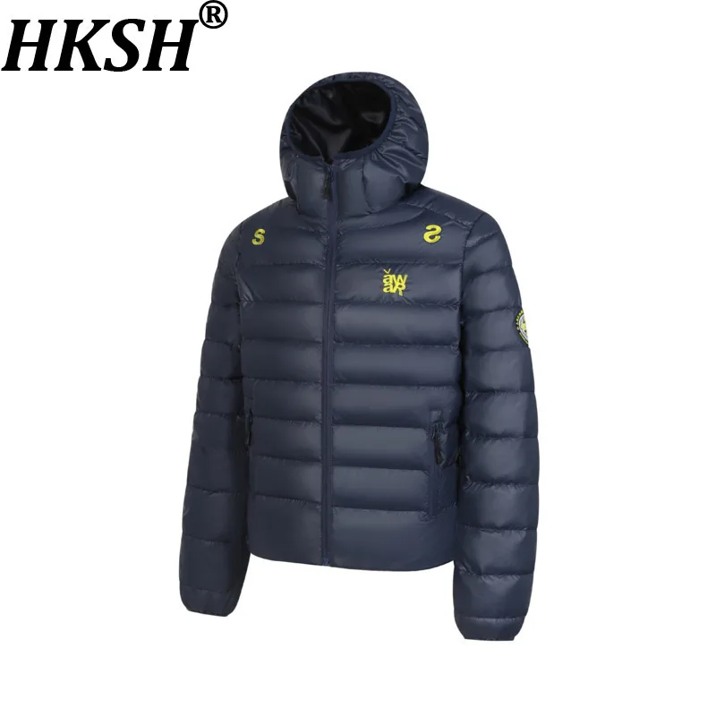 

HKSH Autumn Winter New Men American Style Embroidered White Duck Down Ribbed Warm Hooded Jackets Chic Padded Cotton Coat HK16369