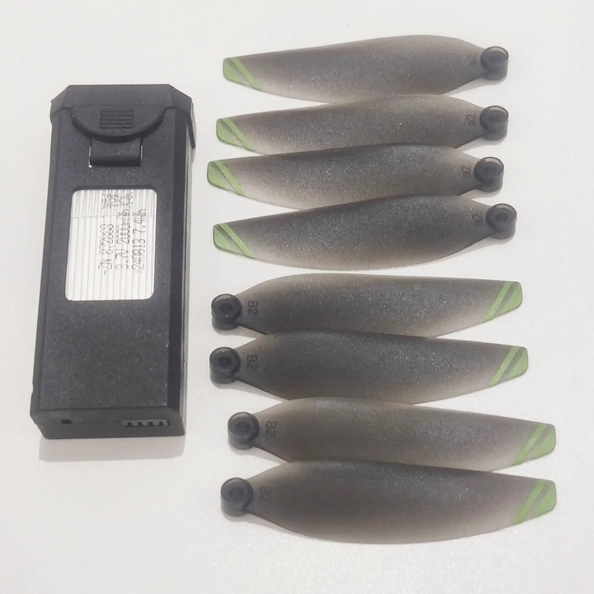 XT505 Drone Spare Part Kit 3.7V 2000mAh Battery and Propeller Props Spare Part for XT501 MAX Accessory