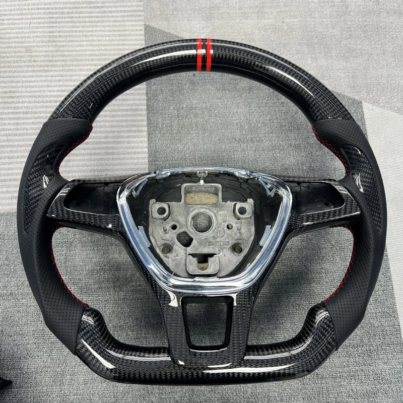 Customized carbon fiber steering wheel processing by the manufacturer is suitable for Volkswagen Magotan/Sapatura/Tayron/Passat
