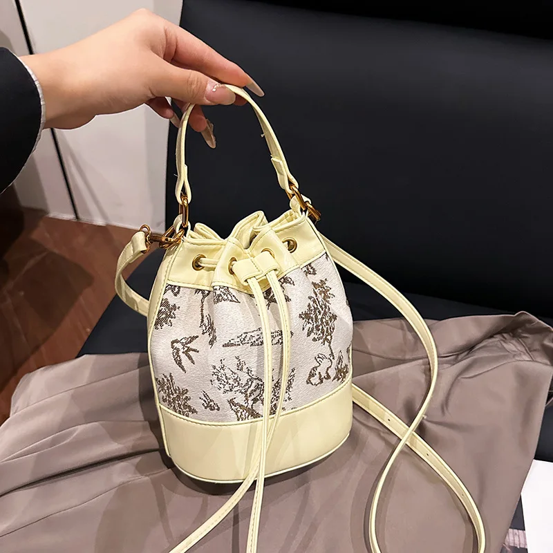 

Women's New Luxury Niche Design Crossbody Bag - Minimalist Fashion Floral Handheld Bucket Bag