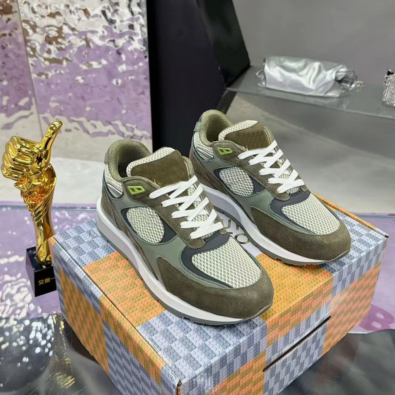 Luxe casual sneakers voor heren, laag model, ademend, lichtgewicht hardloopschoenen, comfortabel, veelzijdige 'dad' sneakers, voor dagelijks gebruik.