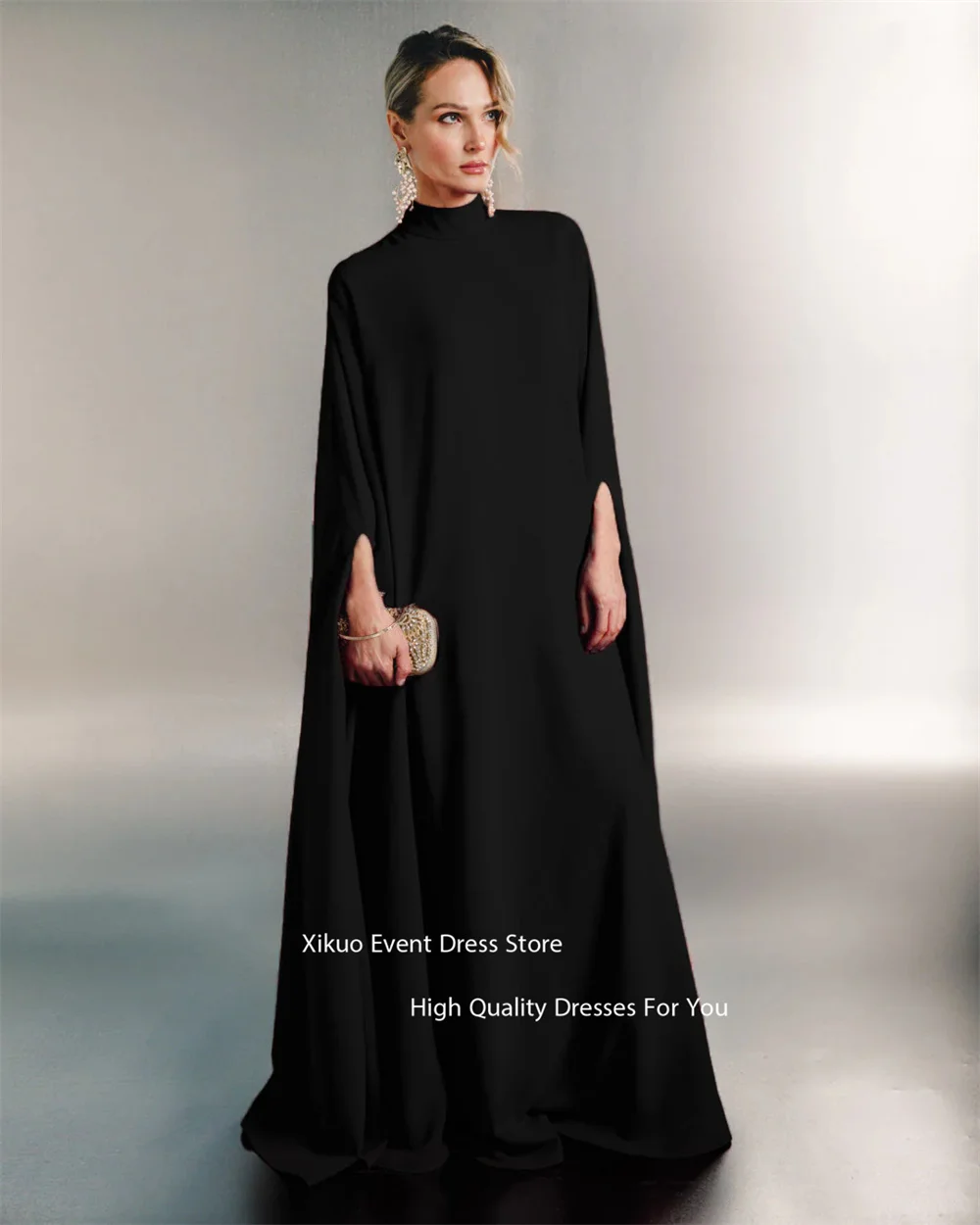 Xikuo ثوب مسائي أحمر برقبة عالية وأكمام كيب فضفاضة تناسب رداء De Soirée فساتين الحفلات الأنيقة بطول ماكسي حسب الطلب