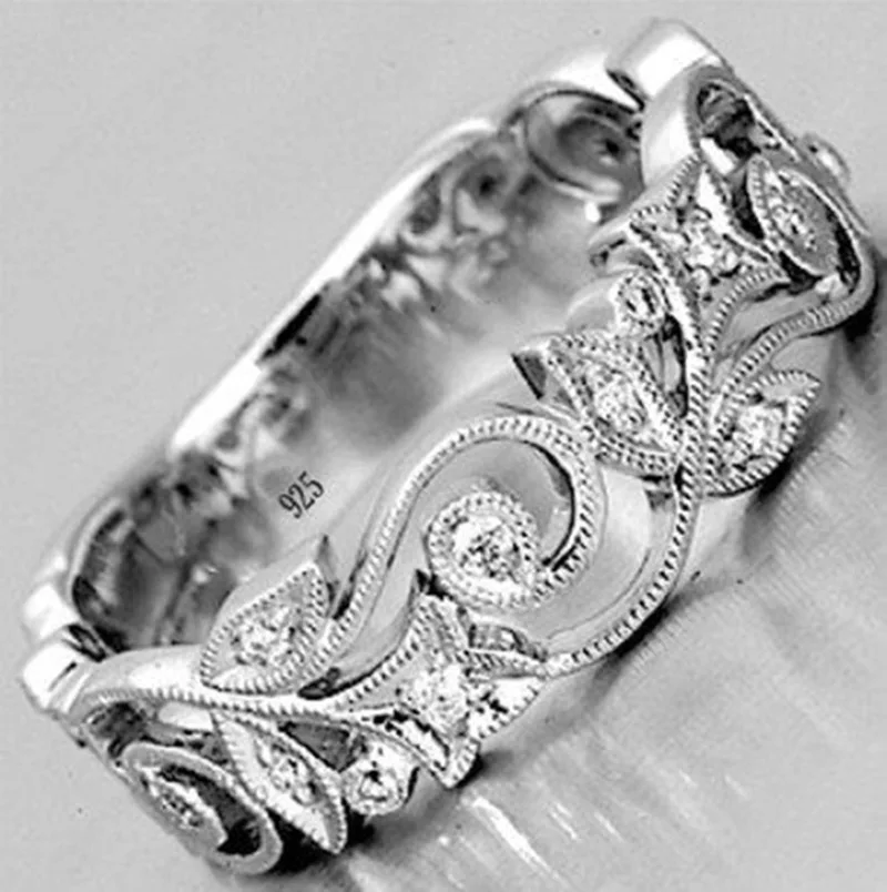 European and American popular jewelry with diamond-set flower-shaped hollow design, dragon-patterned ring, hand ornaments