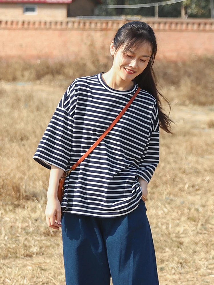 

Свободная повседневная женская футболка с круглым вырезом в синюю полоску, осенняя новинка, художественный дизайн, удобный топ из смесового хлопка и полиэстера