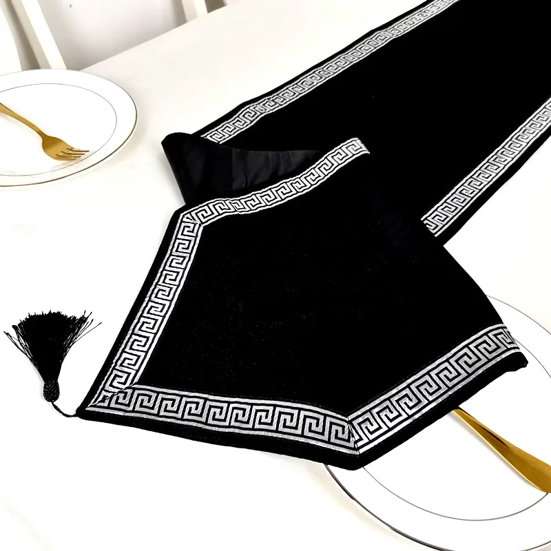 High Quality Black  White Graceful Embroidery  Table runner for Christmas decor  Wedding  Party Elegant Table flag Decoration