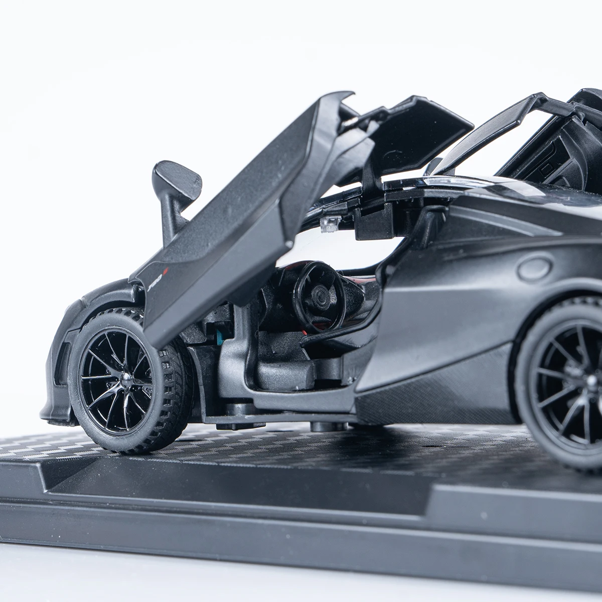 Legierungsspielzeugautomodell, Spielzeugauto aus Metalllegierung, echte und exquisite Innenausstattung, Metallspielzeugauto-Modellserie, hohes Simulationsgeschenk