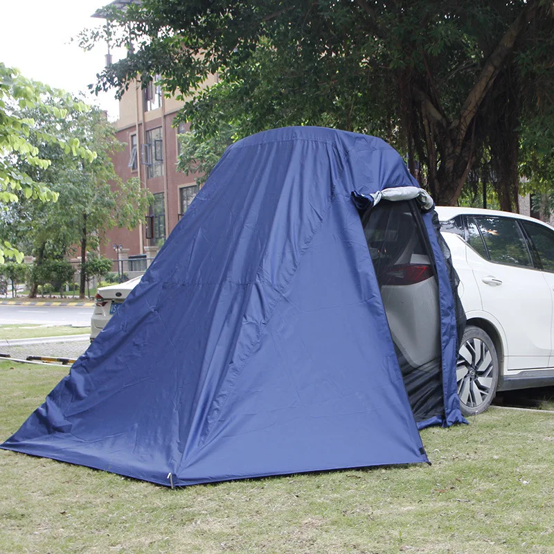 Outdoor camping camping in rear tent Portable double-layer quick-opening tent, full set of large tents at camp side of car.