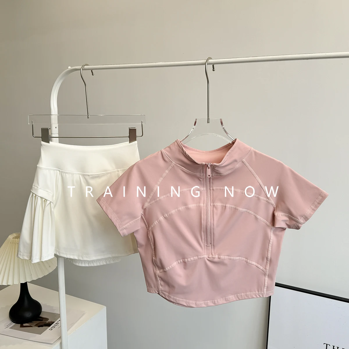 

Спортивный костюм для бадминтона для женщин, летняя теннисная короткая юбка, быстросохнущая футболка для бега, утренний спортивный костюм, спортивный костюм для йоги