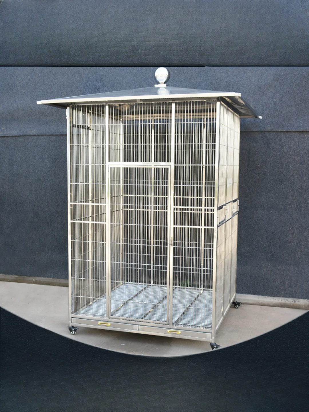 

The product can be customized. Stainless steel bird cage, large parrot cage, tiger skin, black phoenix parrot, solid and thick