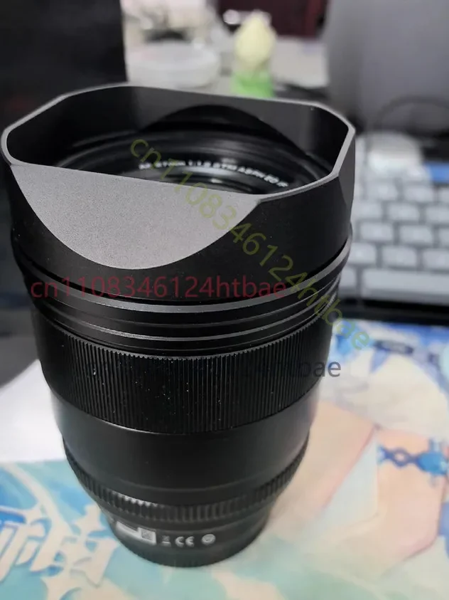 

Новая квадратная металлическая байонетная насадка-бленда с крышкой для объектива VILTROX 27mm F1.2 Pro Prime