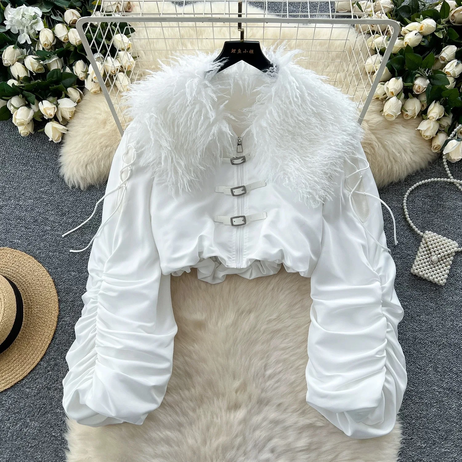 

Lady Ins Chic Winter Fur Collar Coats Jackets Female Y2K Trendy Festival Holiday Party Birthday Coats Ruched Design Short Tops