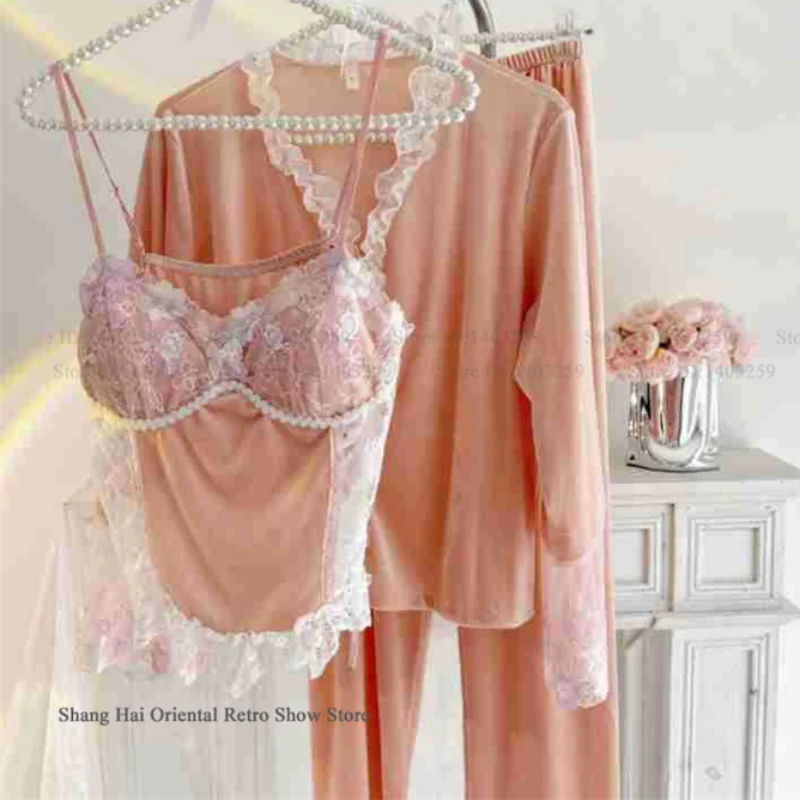 

Autumn Winter Women Velvet Pajamas Three-Piece Set French Sweet Style Patchwork Lace Home Clothes Pijamas Suit Casual Loungewear