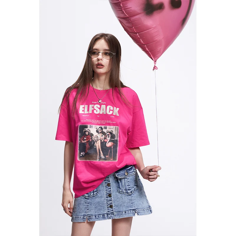 ELFSACK Women's Oversized T-Shirt with Metallic Logo, Vintage Photo Graphic Short Sleeve Tee for Summer, Chic Streetwear Cotton