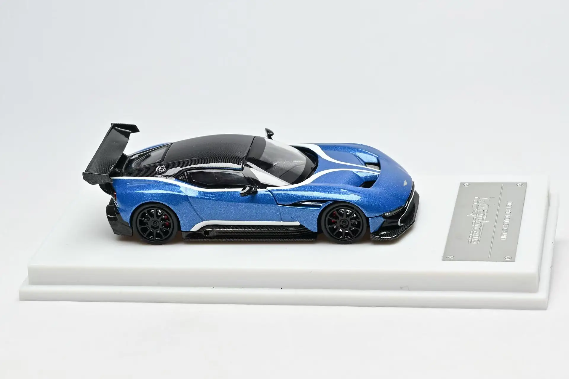 New Fine Works 1:64 Aston Martin Vulcan Alloy Model Opening Hood